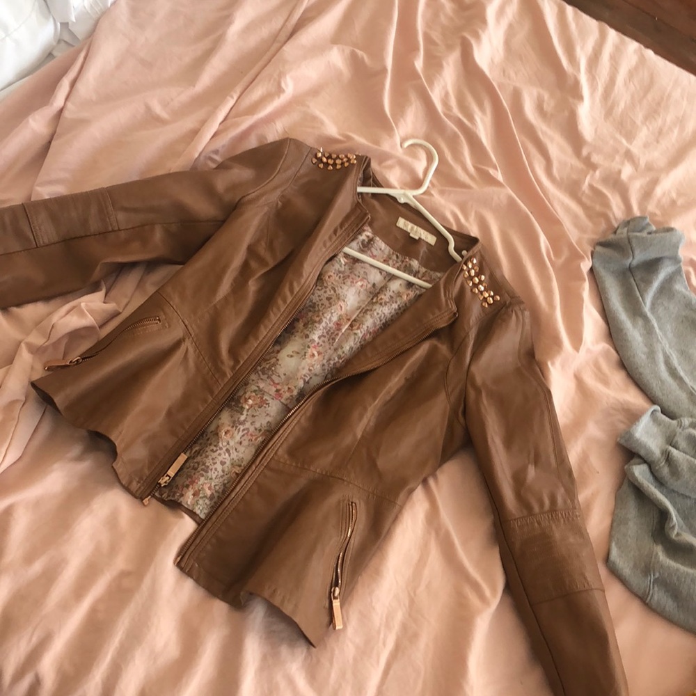 GUESS LEATHER JACKET! worn 3 times! new condition!